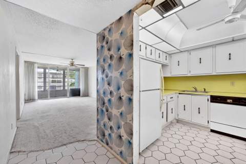 8321 Sands Point Boulevard #D206, Tamarac FL - photo 11 of 25