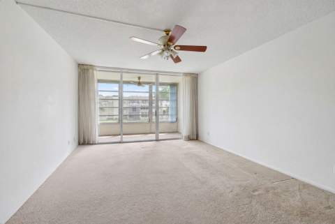 8321 Sands Point Boulevard #D206, Tamarac FL - photo 14 of 25