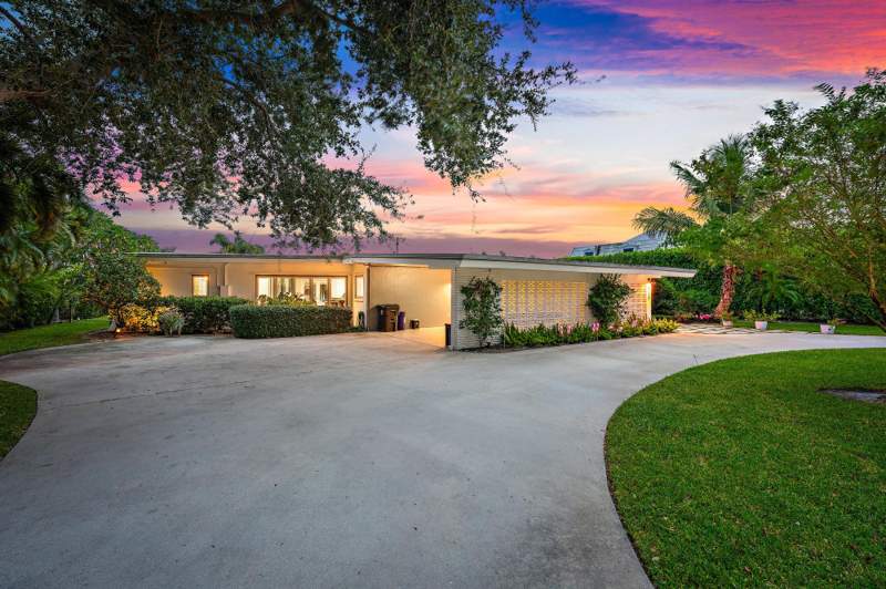 2 bedroom Single Family Residence at 7128 W Lake Drive, Lake Clarke Shores, Lake Clarke Shores — photo 5