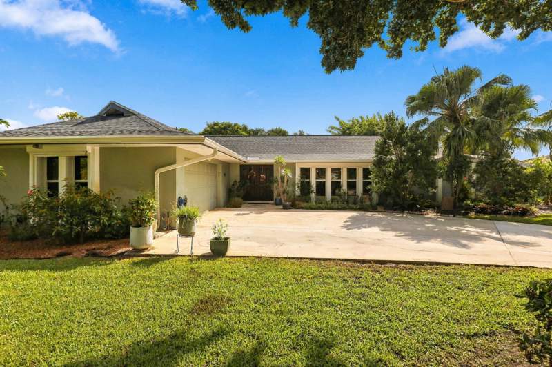 3 bedroom Single Family Residence at 9714 Honeysuckle Avenue, Palm Beach Gardens 6, Palm Beach Gardens — photo 2