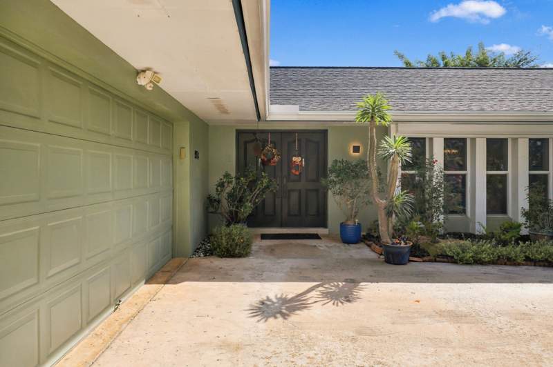 3 bedroom Single Family Residence at 9714 Honeysuckle Avenue, Palm Beach Gardens 6, Palm Beach Gardens — photo 5