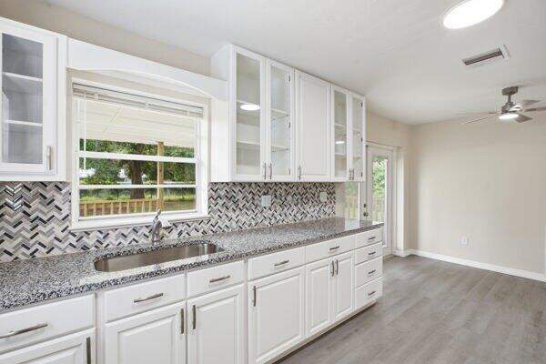 3 bedroom Single Family Residence at 7603 Brookline Avenue, Lakewood Park Unit 7, Fort Pierce — photo 2