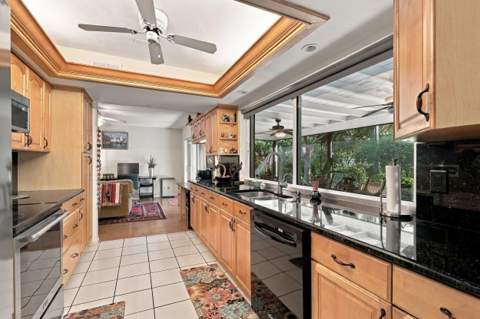 9714 Honeysuckle Avenue, Palm Beach Gardens FL - photo 15 of 41