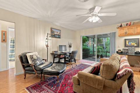9714 Honeysuckle Avenue, Palm Beach Gardens FL - photo 18 of 41