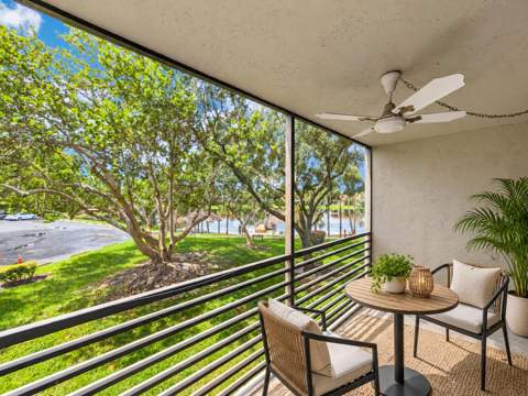900 Colony Point Circle #205, Pembroke Pines FL - photo 15 of 37
