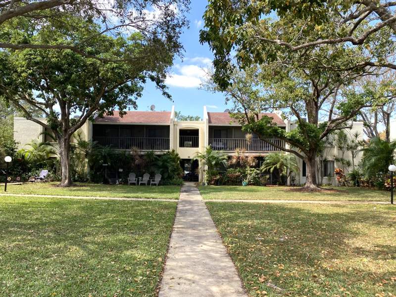 2 bedroom Condominium at 150 Pineview Road #H8, Pines Of Jupiter/Tequesta Condo, Jupiter — photo 2