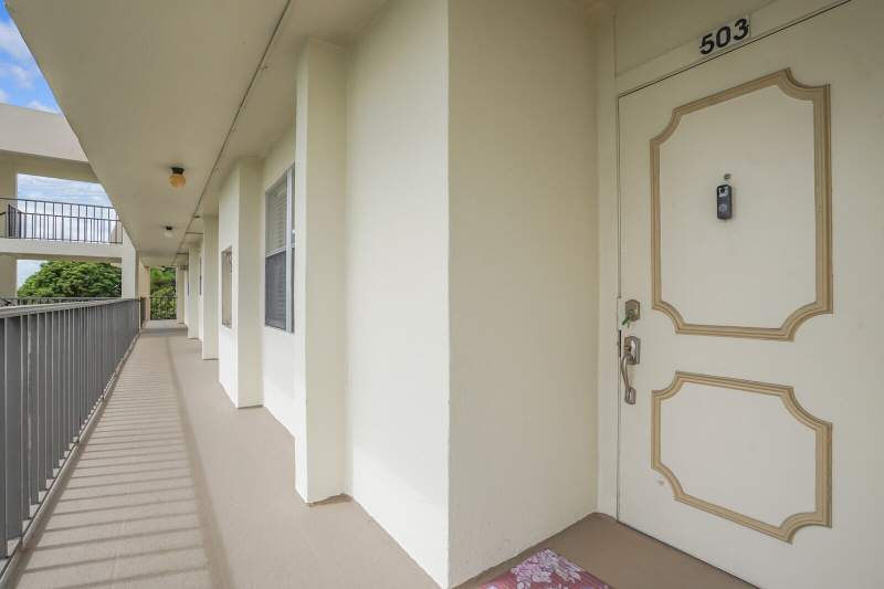 2 bedroom Condominium at 3959 Via Poinciana #503, Poinciana Place Condo 1,2,8 And 9, Lake Worth — photo 4