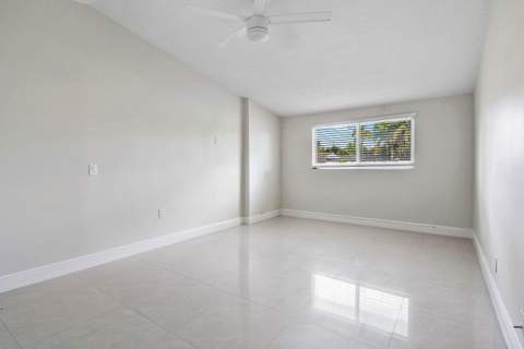 3444 Pierce Street, Hollywood FL - photo 11 of 28