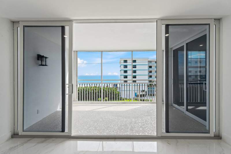 2 bedroom Condominium at 911 Ocean Drive #404, The Manor, Juno Beach — photo 5