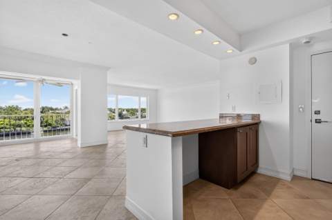555 SE 6th Avenue #4F, Delray Beach FL - photo 18 of 53