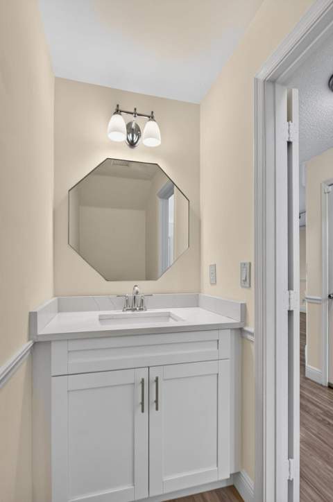 2047 Discovery Circle, Deerfield Beach FL - photo 8 of 47