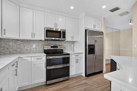 2047 Discovery Circle, Deerfield Beach FL - photo 14 of 47