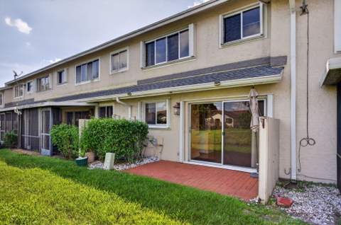 2047 Discovery Circle, Deerfield Beach FL - photo 15 of 47