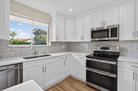 2047 Discovery Circle, Deerfield Beach FL - photo 16 of 47