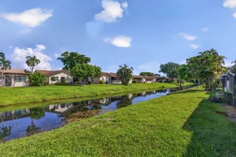 2047 Discovery Circle, Deerfield Beach FL - photo 19 of 47