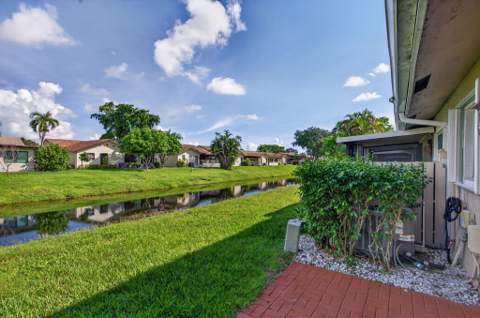 2047 Discovery Circle, Deerfield Beach FL - photo 20 of 47