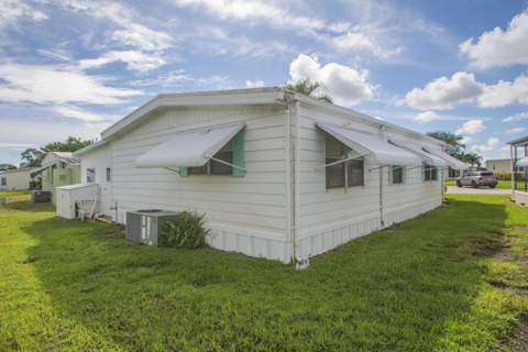 123 La Vaughn Circle, Jensen Beach FL - photo 20 of 24
