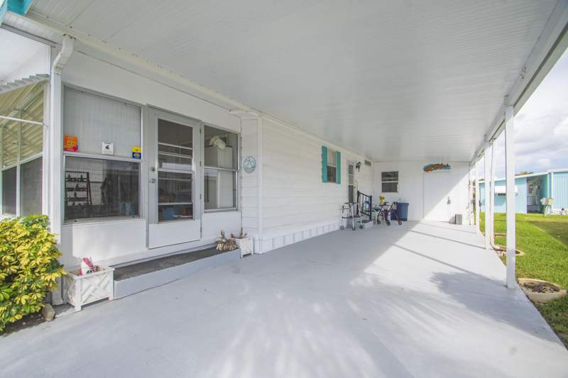 2 bedroom Mobile Home at 123 La Vaughn Circle, Pinelake Village, Jensen Beach — photo 4