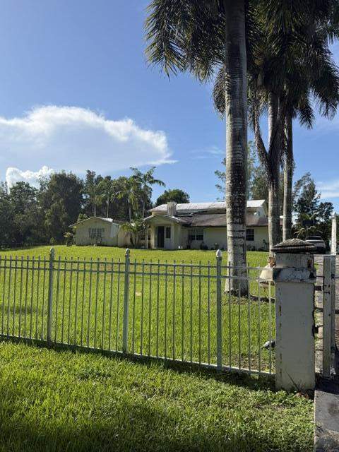 6 bedroom Single Family Residence at 18900 SW 59th Street, Griffin 345 Plat, Southwest Ranches — photo 3