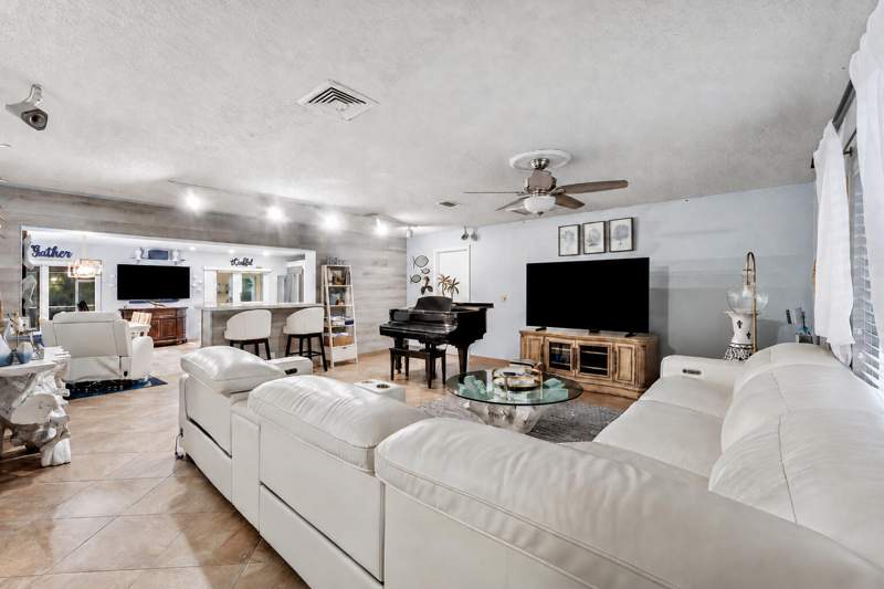 3 bedroom Single Family Residence at 949 Laurel Road, North Palm Beach Village Of 4, North Palm Beach — photo 5