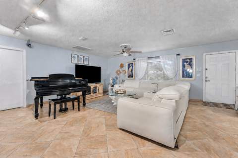 949 Laurel Road, North Palm Beach FL - photo 6 of 53