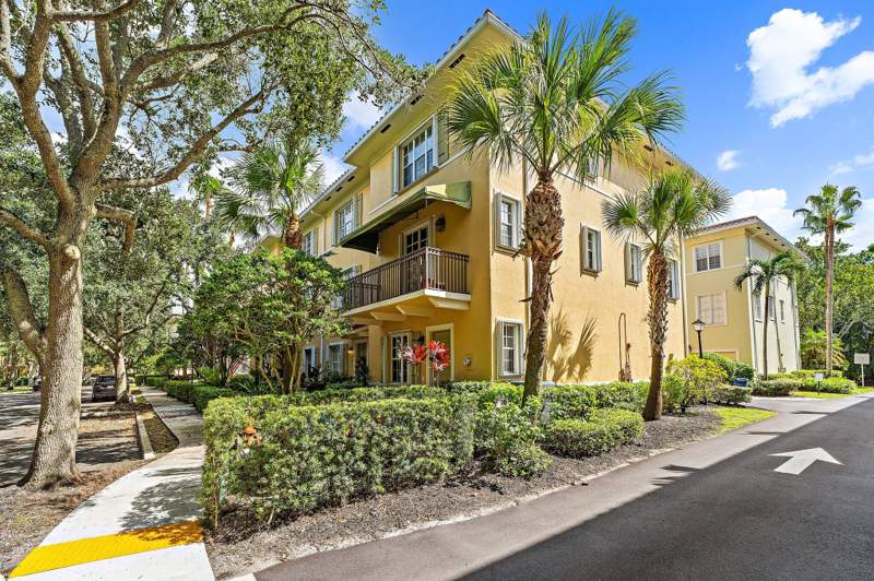 3 bedroom Townhouse at 163 Apalachee Lane, Osceola Woods, Jupiter — photo 3