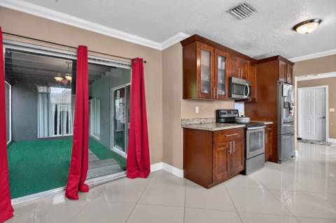 6351 SW 10th Court, North Lauderdale FL - photo 6 of 24