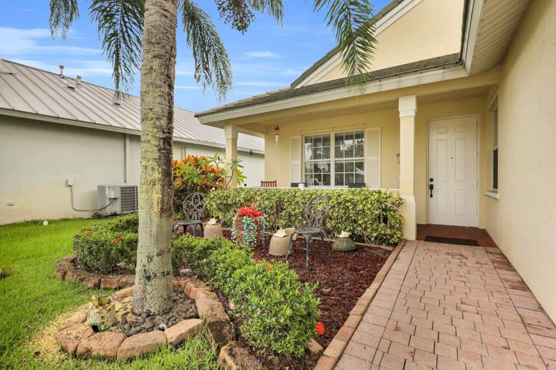 3 bedroom Single Family Residence at 131 NW Berkeley Avenue, Magnolia Lakes At St Lucie West Phase 2, Port St. Lucie — photo 2