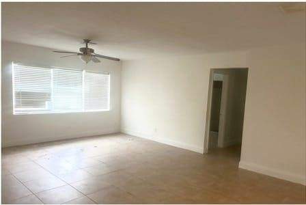 5 bedroom Single Family Residence at 1067 Iroquois Avenue, Melrose Park Section 3, Fort Lauderdale — photo 2