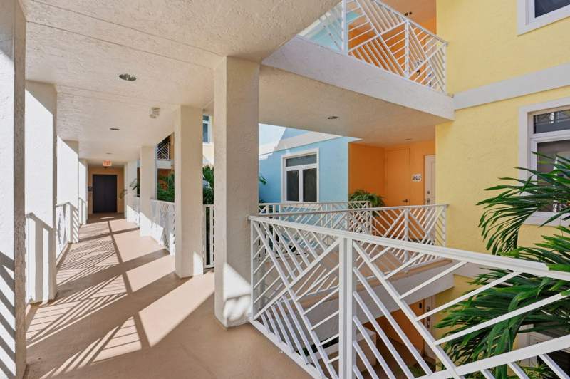 3 bedroom Condominium at 309 E Ocean Avenue #202, Olde Village Pointe Condo, Lantana — photo 2