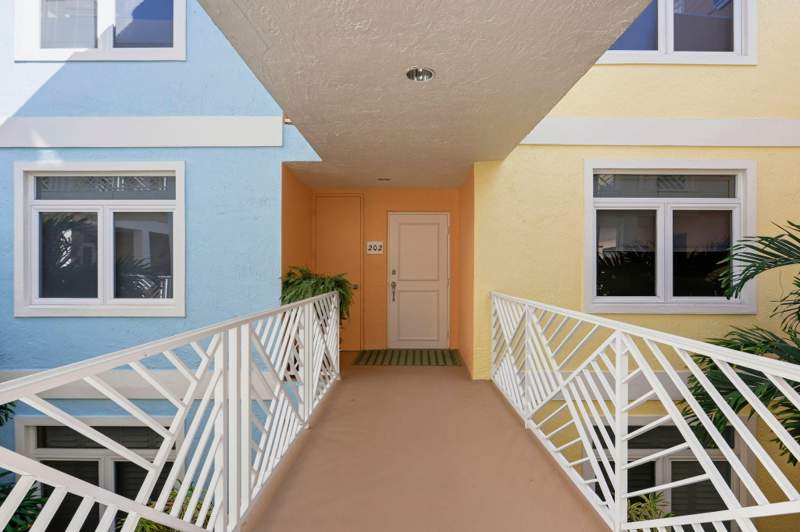 3 bedroom Condominium at 309 E Ocean Avenue #202, Olde Village Pointe Condo, Lantana — photo 2