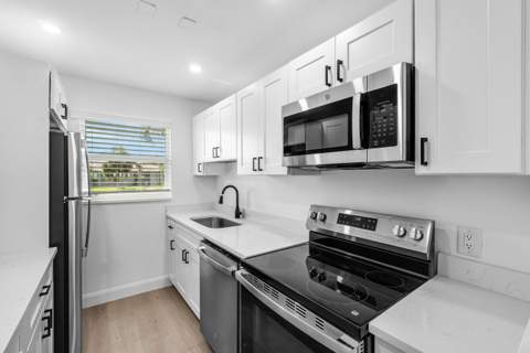 165 South Boulevard #B, Boynton Beach FL - photo 9 of 29