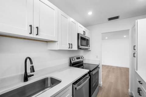 165 South Boulevard #B, Boynton Beach FL - photo 11 of 29