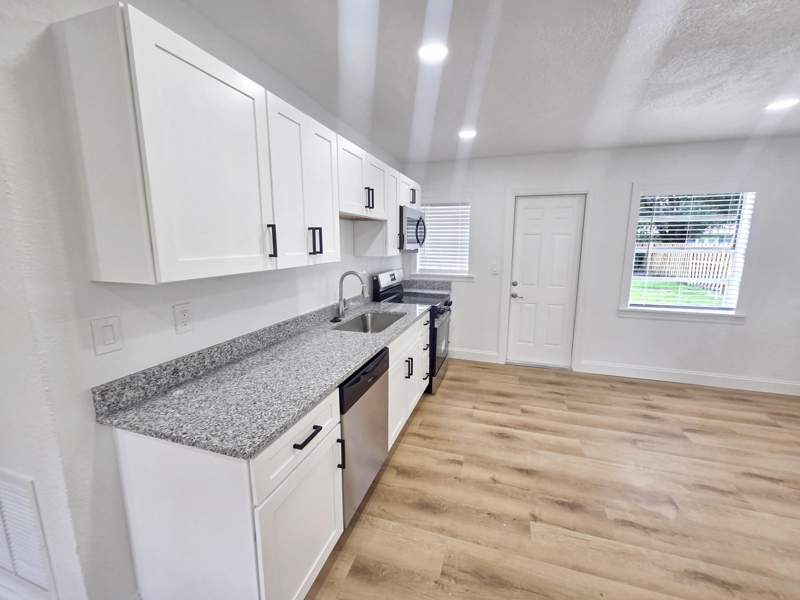 2 bedroom Single Family Residence at 2603 Avenue, Carver Heights, Fort Pierce — photo 5