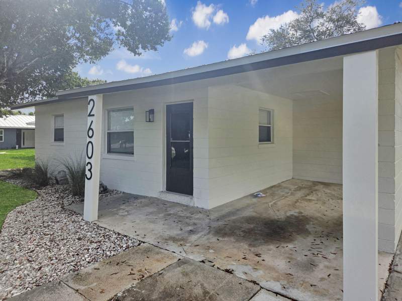 2 bedroom Single Family Residence at 2603 Avenue, Carver Heights, Fort Pierce — photo 2