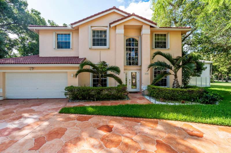 4 bedroom Single Family Residence at 5304 NW 66th Avenue, Boulevard Forest, Lauderhill — photo 2