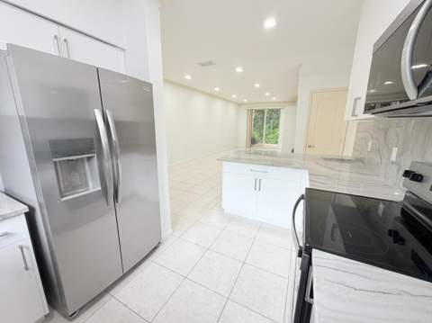 5738 NW 48th Avenue, Coconut Creek FL - photo 6 of 26