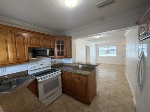 5900 SW 26th Street, West Park FL - photo 8 of 12