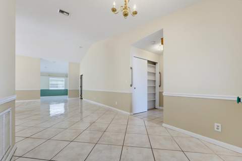 5253 Crystal Anne Drive, West Palm Beach FL - photo 11 of 70