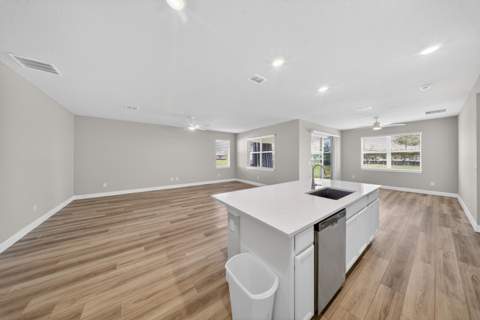 6632 NW Cloverdale Avenue, Port St. Lucie FL - photo 12 of 31