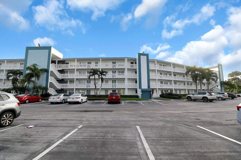 2 bedroom Condominium at 3061 Exeter D, Exeter At Century Village Condo, Boca Raton — photo 4