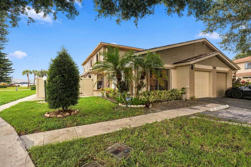3 bedroom Townhouse at 4475 Willow Pond Road #A, Lakeside Green 5, West Palm Beach — photo 3