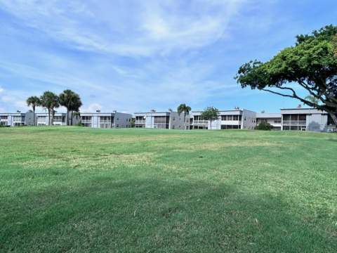 323 Flanders G Drive, Delray Beach FL - photo 9 of 42