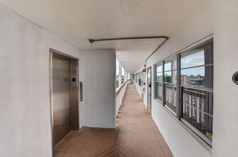 1 bedroom Condominium at 4071 Cornwall D, Cornwall At Century Village Condo, Boca Raton — photo 4