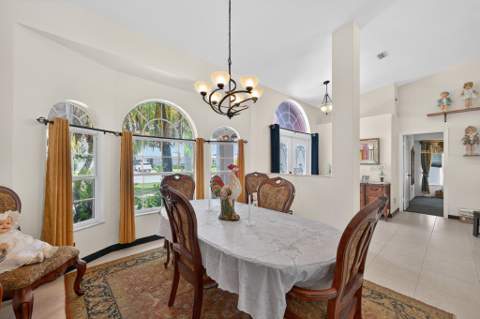 1541 SW Underwood Avenue, Port St. Lucie FL - photo 8 of 37