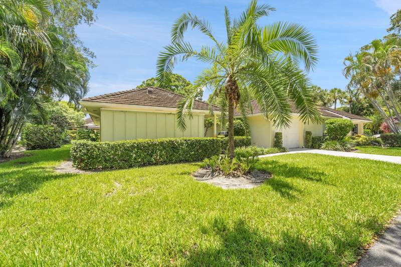 2 bedroom Villa at 11457 Sandy Oaks Court, Twelve Oaks Condo, North Palm Beach — photo 3