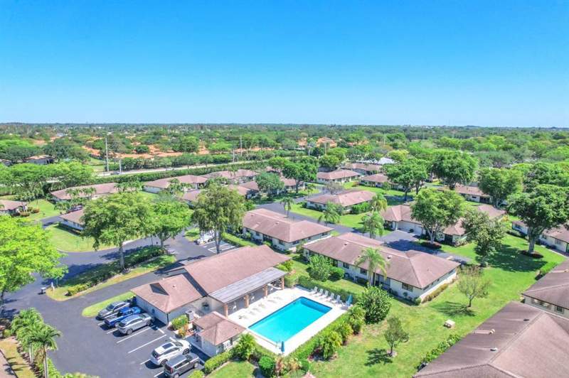 2 bedroom Villa at 4948 Equestrian Circle #B, Greentree Villas Condo, Boynton Beach — photo 4