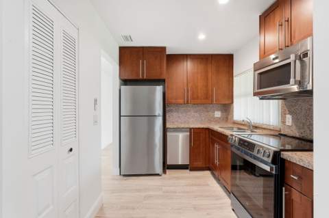 6120 Newstead Court, Greenacres FL - photo 10 of 19