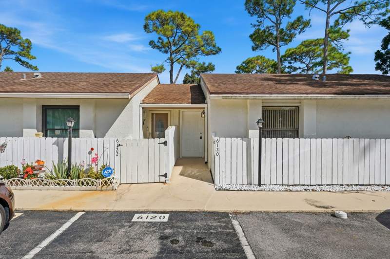 2 bedroom Villa at 6120 Newstead Court, Villages Of Woodlake 1, Greenacres — photo 2