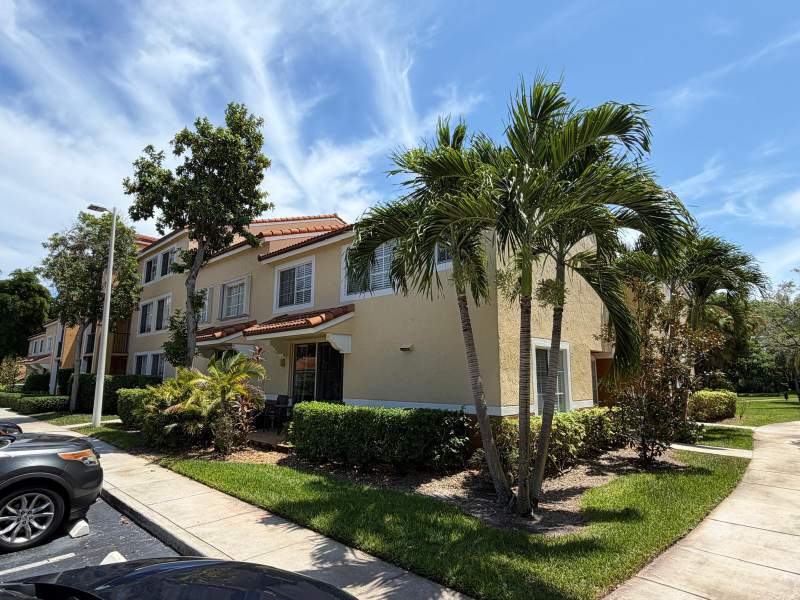 3 bedroom Townhouse at 123 Yacht Club Way #111, Yacht Club On The Intracoastal Condo, Hypoluxo — photo 3
